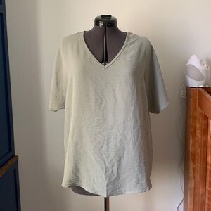 Light green flowy maternity shirt size small